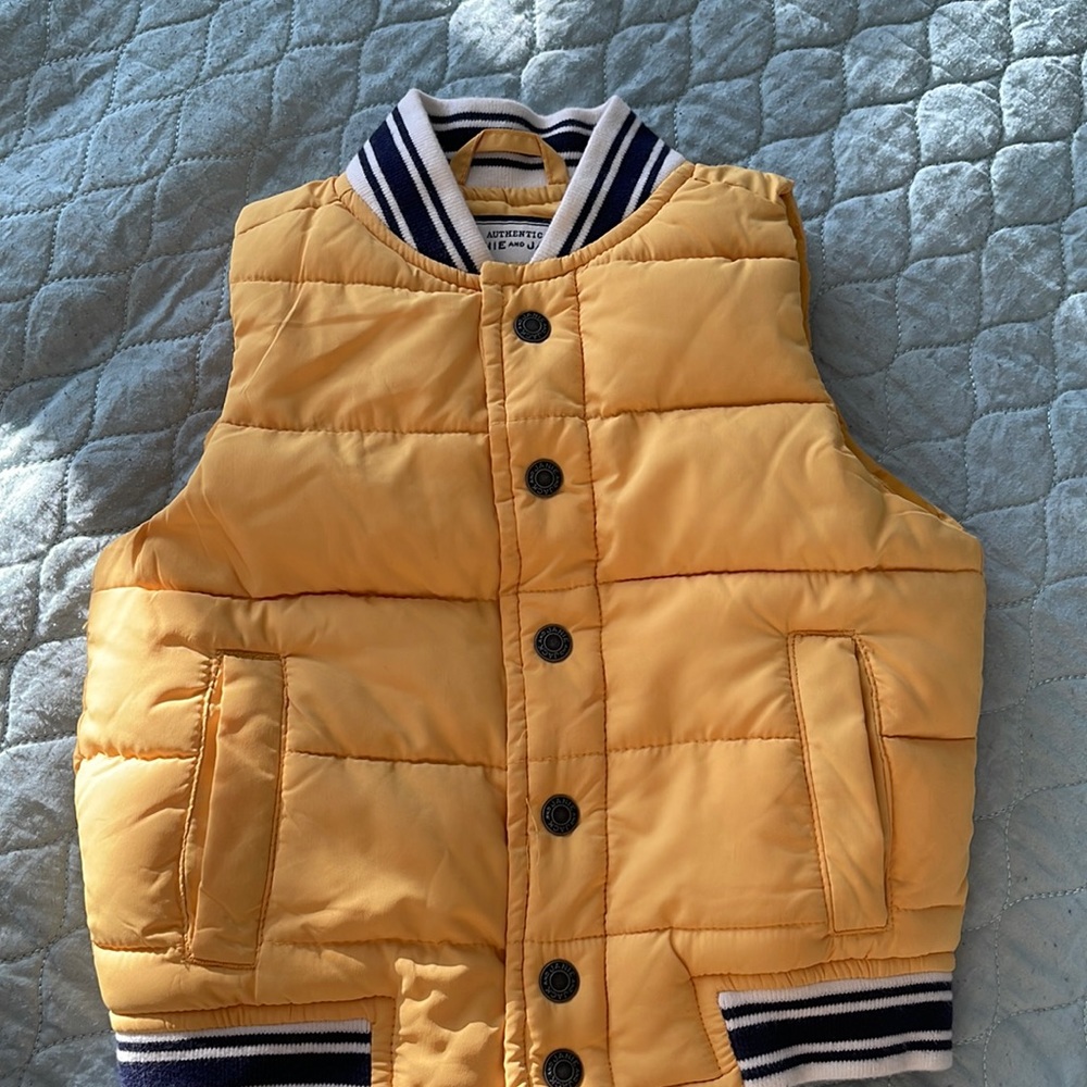 12-18 months unisex vest euc